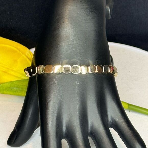 Express Gold Stretch Beaded Bracelet - Picture 3 of 7